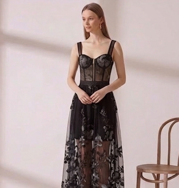 Vestido de Gala "Noche Etérea" en Tul Bordado con Corpiño Estilo Bustier