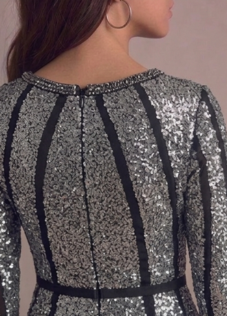 Elegante Vestido de Gala de Sirena Plateado y Negro con Abertura