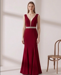 Vestido de Gala Borgoña Sirena con Cinturón de Cristales