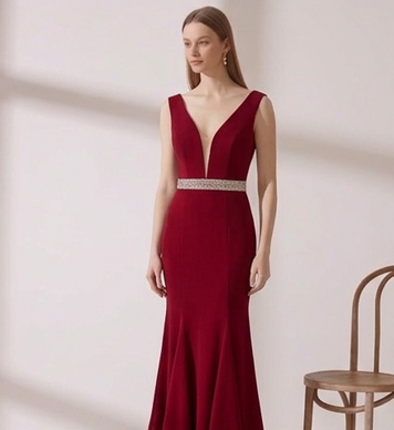 Vestido de Gala Borgoña Sirena con Cinturón de Cristales