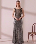 Vestido de Gala "Destello de Medianoche" en Lentejuelas Gris Plomo y Encaje Artístico