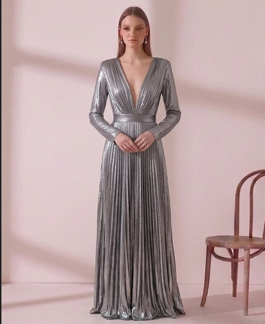 Vestido de Gala "Destello Argento" en Lurex Plisado con Escote Infinito