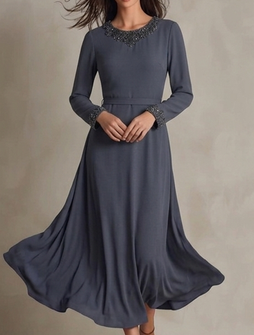 Vestido de Gala "Noche Estrellada" en Crepé Gris Humo con Cuello y Puños Joya
