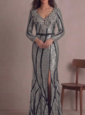 Elegante Vestido de Gala de Sirena Plateado y Negro con Abertura