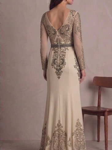 Vestido de Gala "Imperial" en Crepé Champán con Bordados Barrocos y Escote Ilusión
