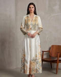 Elegante Maxivestido Satinado de Corte Cruzado con Estampado de Medallones Dorados y Azules