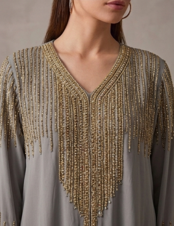 Abaya de Lujo "Lluvia de Oro" Perla con Pedrería Vertical
