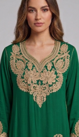 Elegante Conjunto de Caftán Marroquí de Dos Piezas en Verde Esmeralda y Bordados Dorados