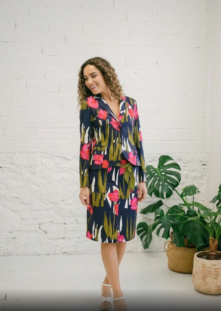 Traje de Dos Piezas Carolina Herrera con Estampado de Tulipanes y Lirios