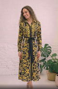 Vestido Camisero Largo con Estampado Barroco en Oro y Negro.